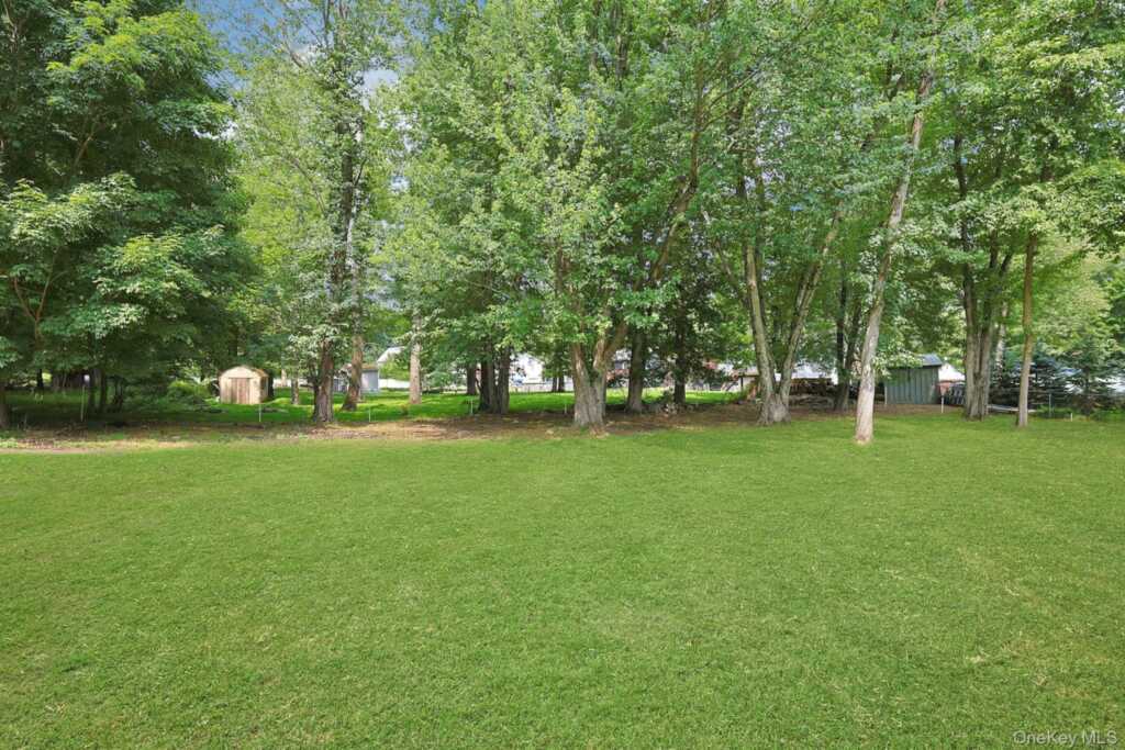 4 Flower Lane, Valley Cottage, NY 10989 - Photo 41 of 43
