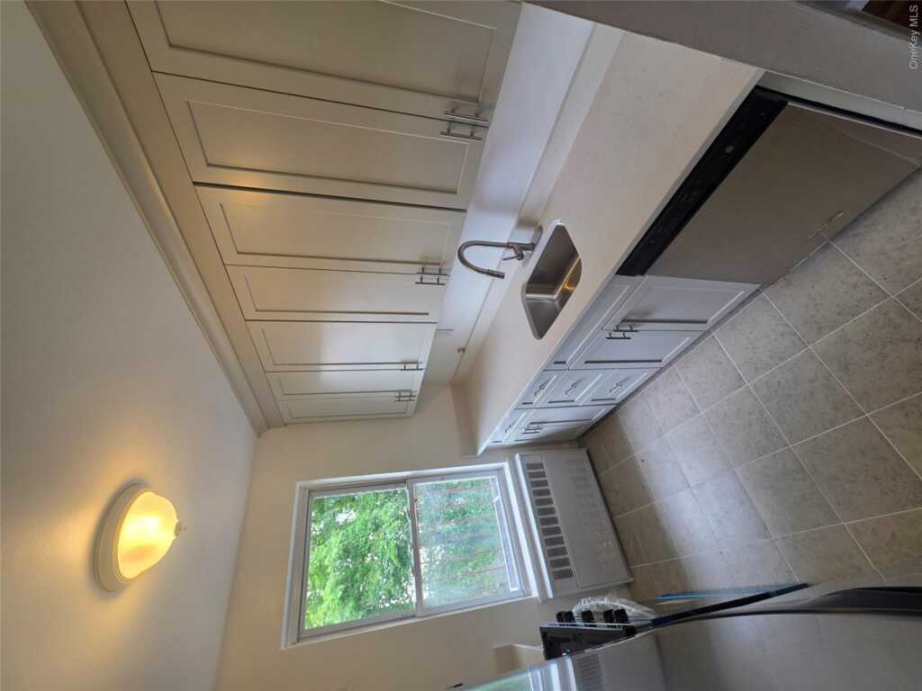 160 centre, Unit #3l, New Rochelle, NY 10801 - Photo 2 of 18
