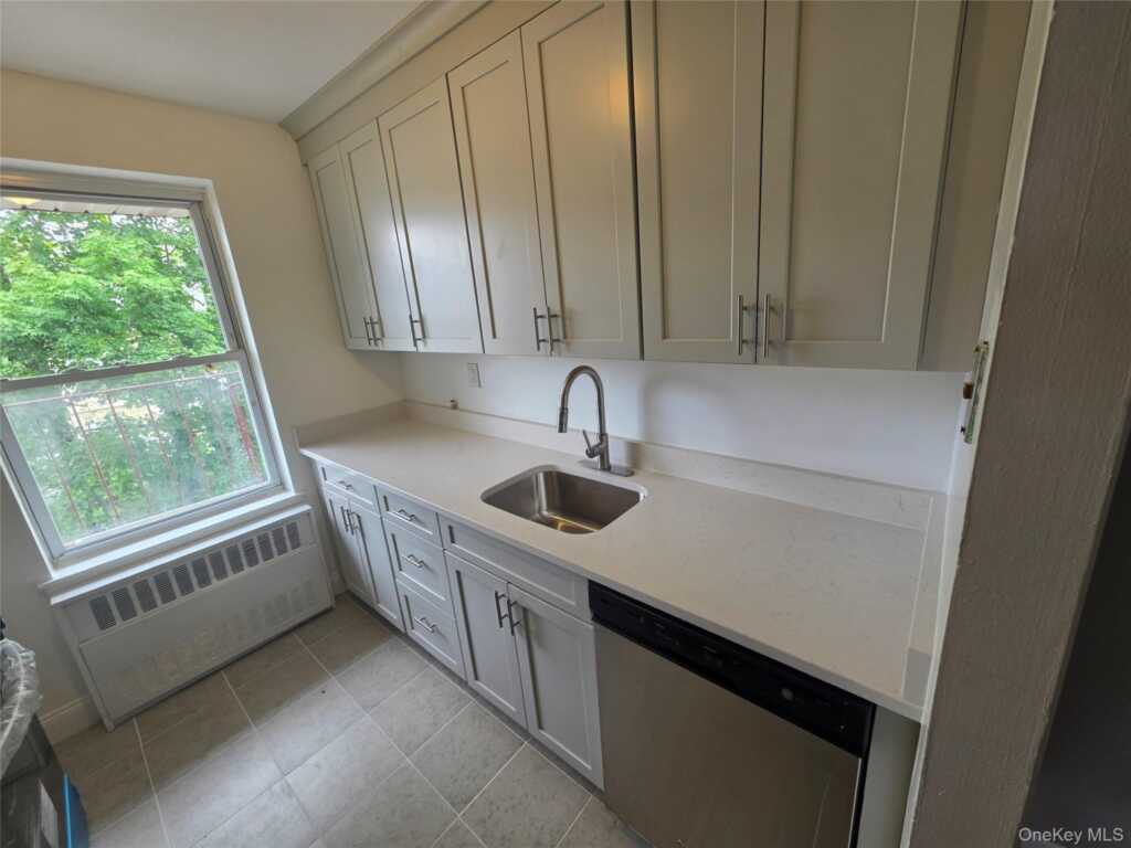 160 centre, Unit #3l, New Rochelle, NY 10801 - Photo 5 of 18