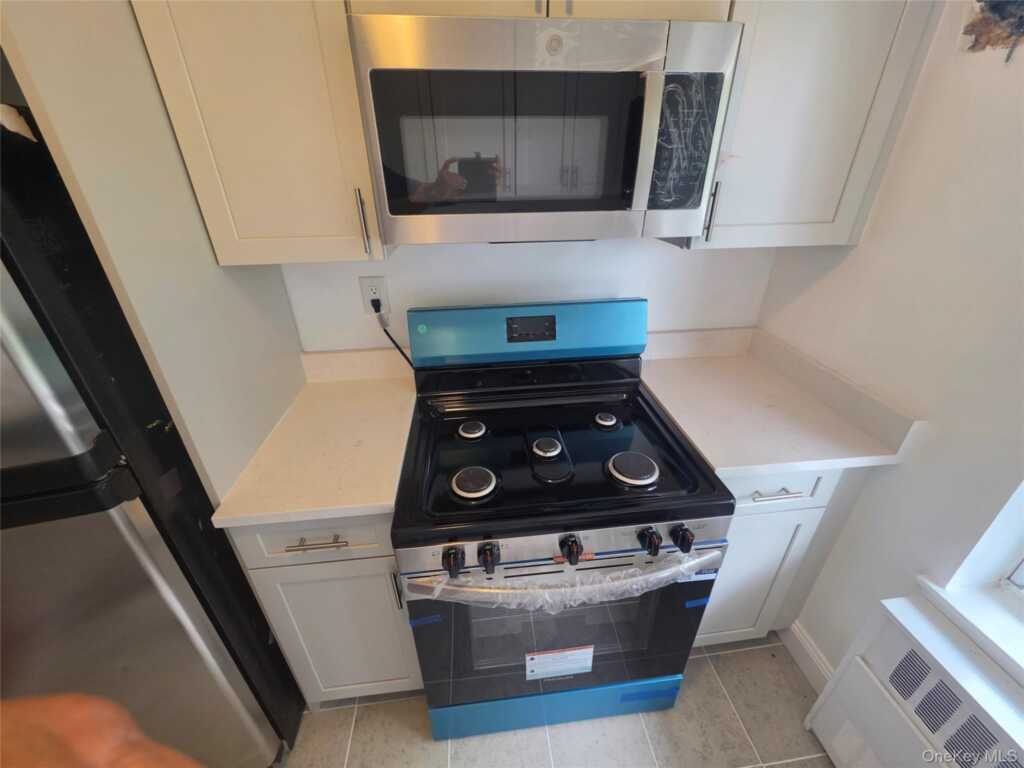 160 centre, Unit #3l, New Rochelle, NY 10801 - Photo 7 of 18