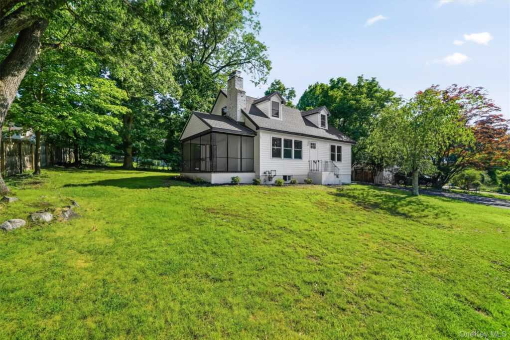 2 Francis Place, Nyack, NY 10960 - Photo 2 of 42