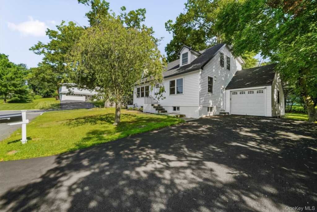 2 Francis Place, Nyack, NY 10960 - Photo 3 of 42