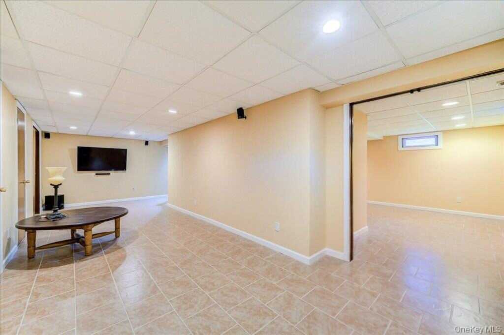 22 Concord Drive, New City, NY 10956 - Photo 25 of 33