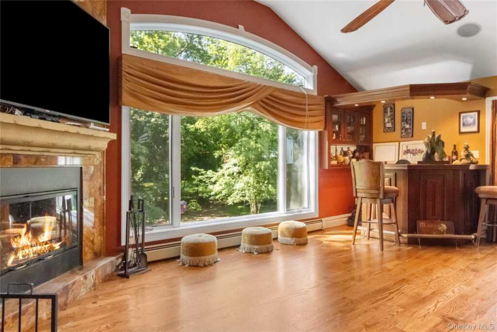 270 Bardonia Road, Nanuet, NY 10954 - Photo 11 of 46