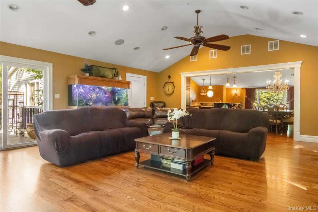270 Bardonia Road, Nanuet, NY 10954 - Photo 12 of 46