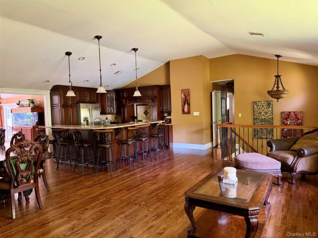 270 Bardonia Road, Nanuet, NY 10954 - Photo 18 of 46