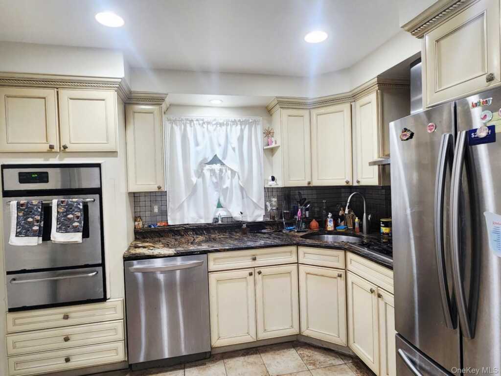 270 Bardonia Road, Nanuet, NY 10954 - Photo 36 of 46