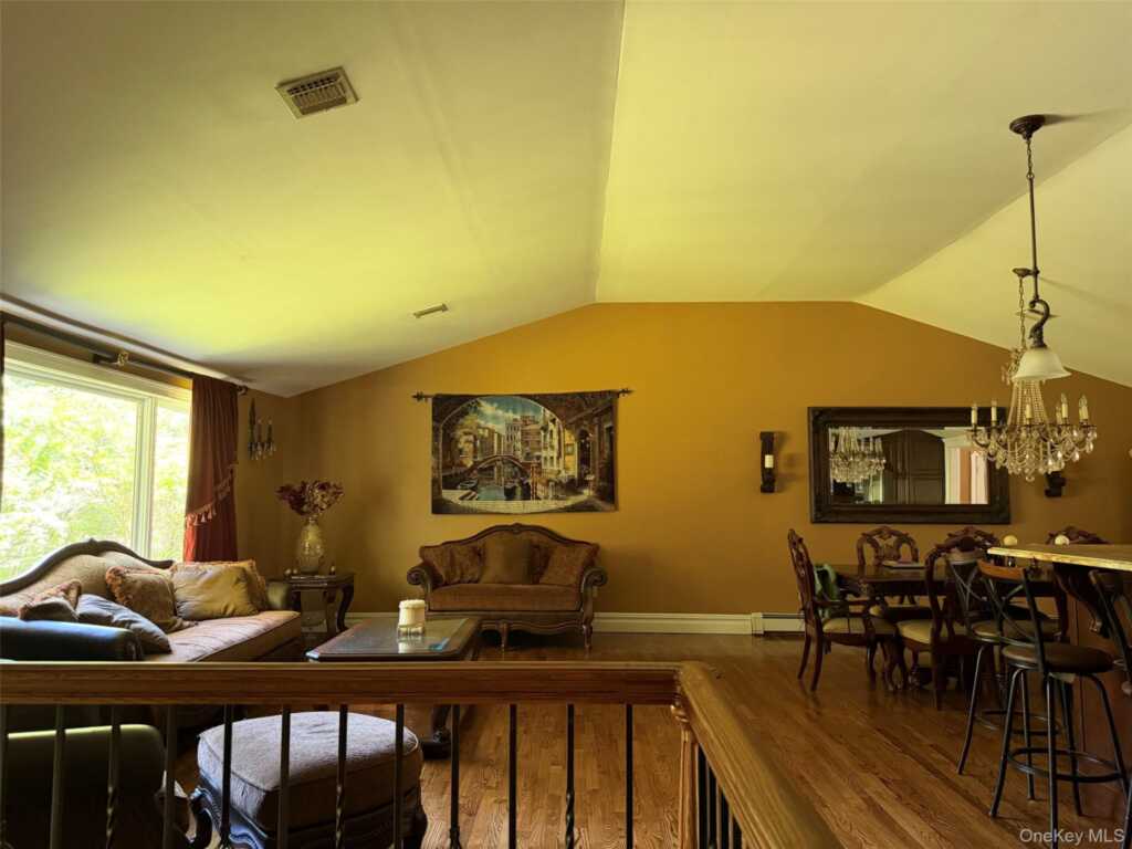 270 Bardonia Road, Nanuet, NY 10954 - Photo 4 of 46