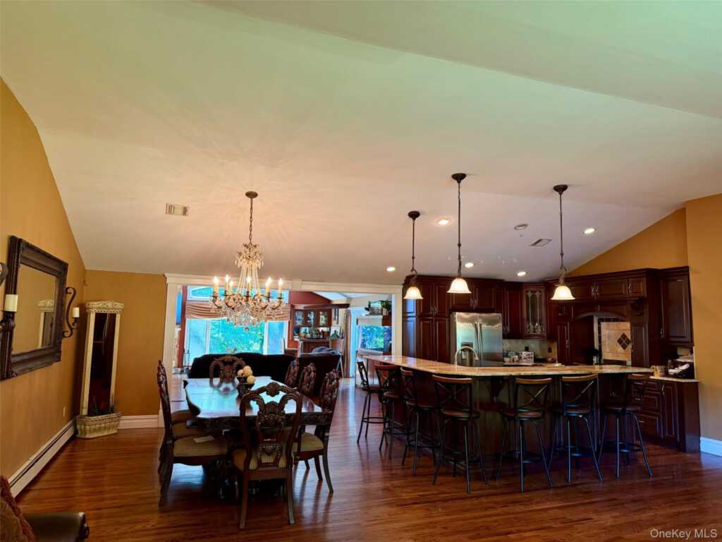 270 Bardonia Road, Nanuet, NY 10954 - Photo 7 of 46
