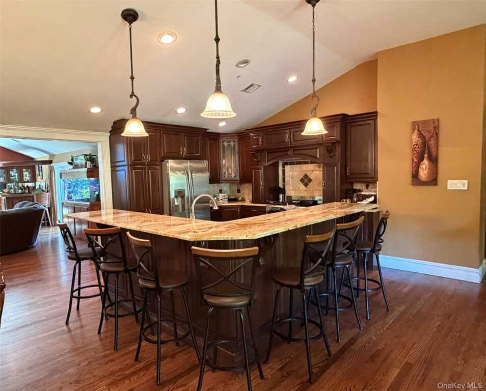 270 Bardonia Road, Nanuet, NY 10954 - Photo 8 of 46