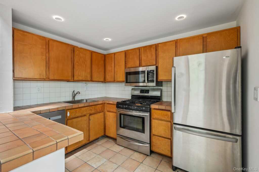 736 Route 9W, Nyack, NY 10960 - Photo 14 of 45
