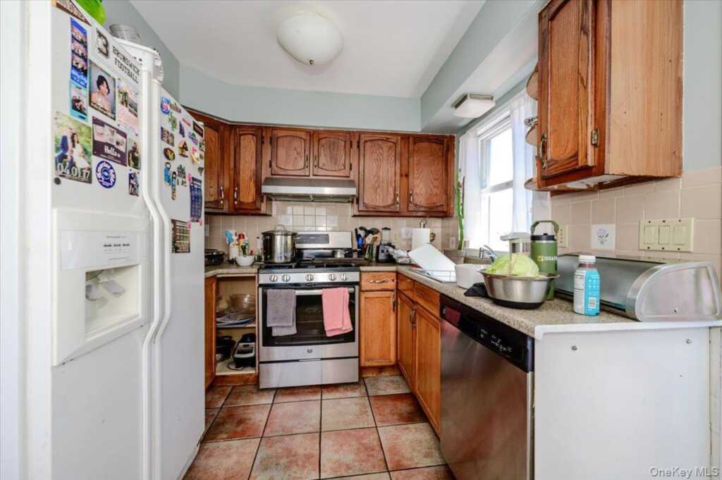 6 Angelo Place, Rye, NY 10573 - Photo 5 of 26