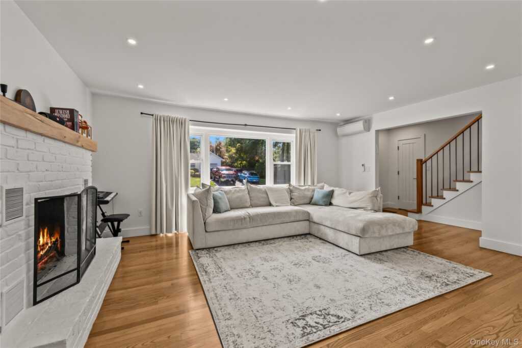 17 Sunset Drive, Suffern, NY 10901 - Photo 4 of 39