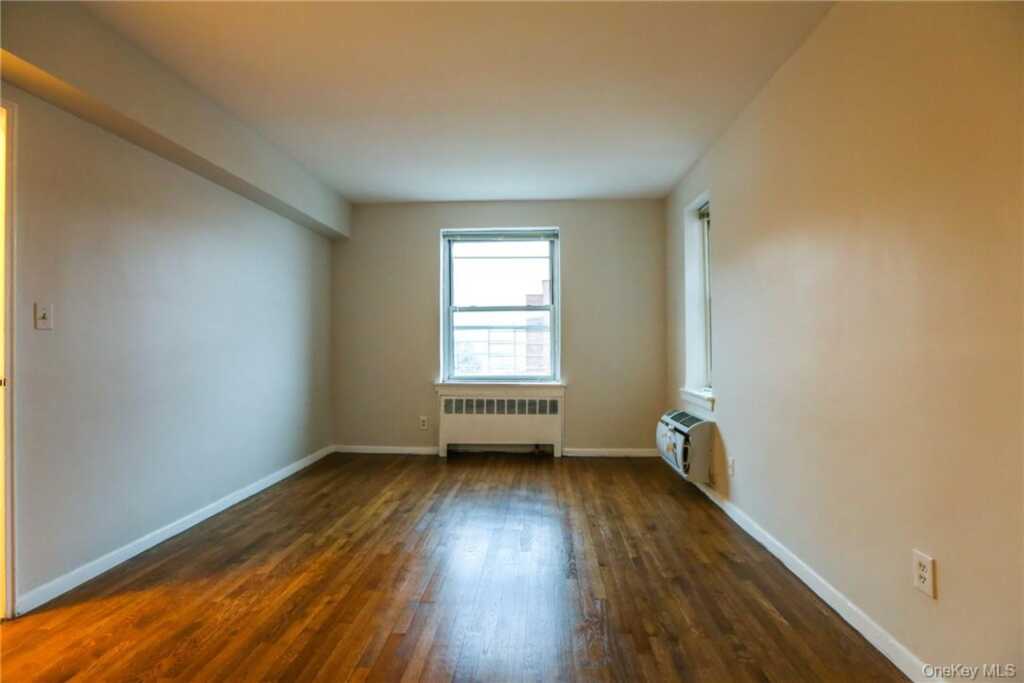 730 Pelham Road, Unit #2D, New Rochelle, NY 10805 - Photo 10 of 21