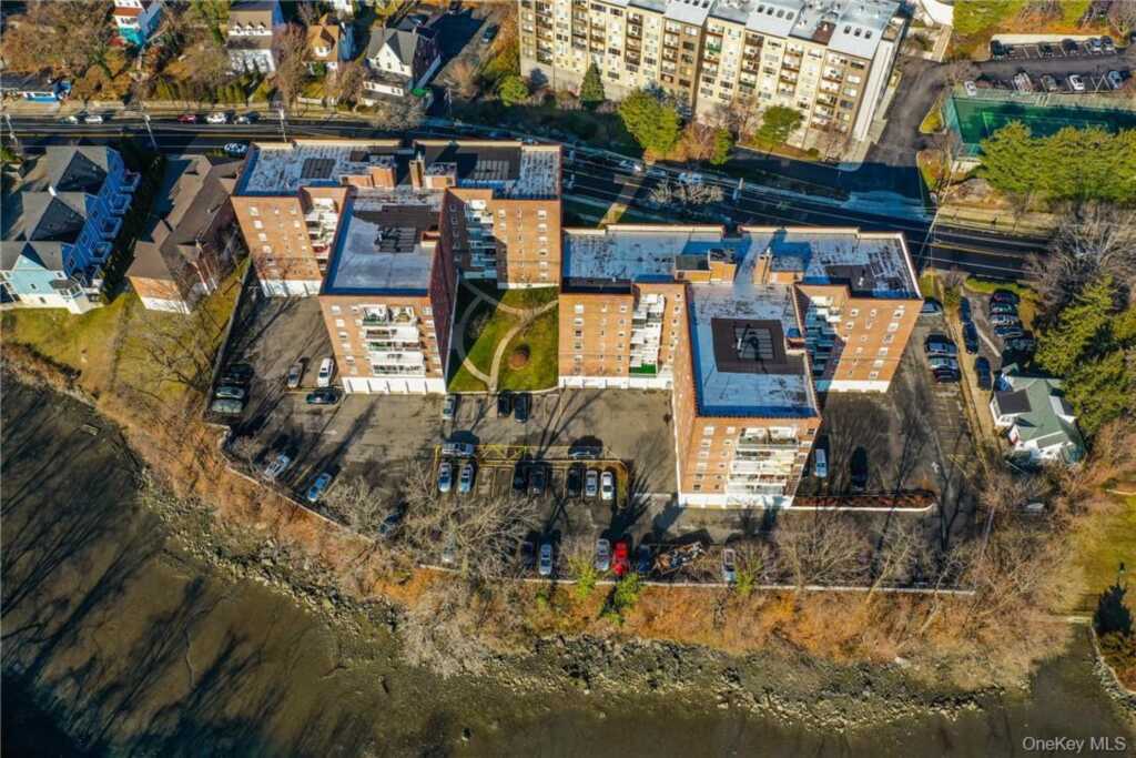 730 Pelham Road, Unit #2D, New Rochelle, NY 10805 - Photo 19 of 21