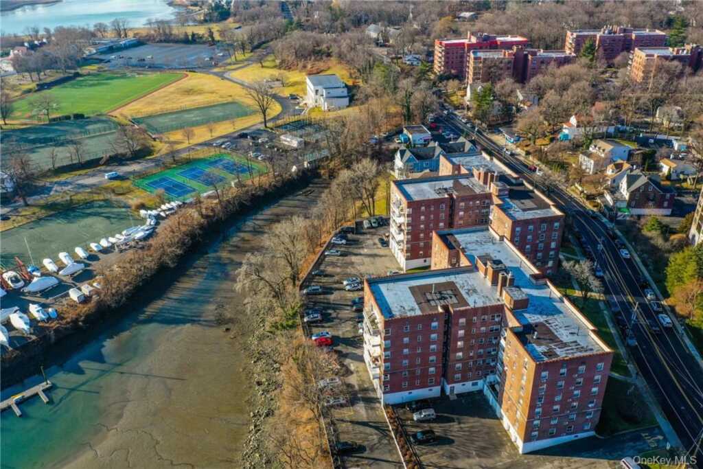730 Pelham Road, Unit #2D, New Rochelle, NY 10805 - Photo 20 of 21