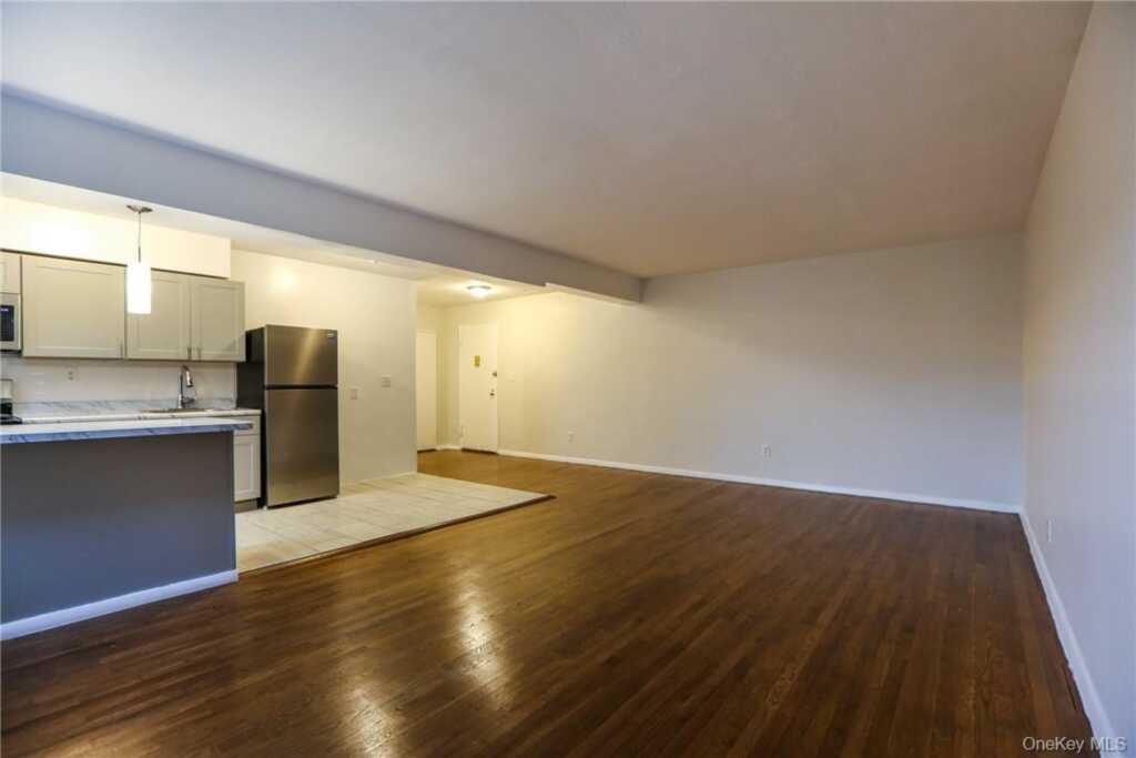 730 Pelham Road, Unit #2D, New Rochelle, NY 10805 - Photo 4 of 21