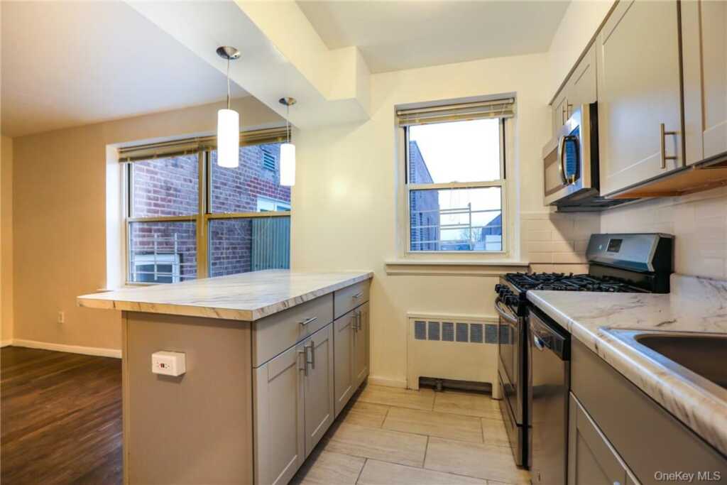 730 Pelham Road, Unit #2D, New Rochelle, NY 10805 - Photo 6 of 21