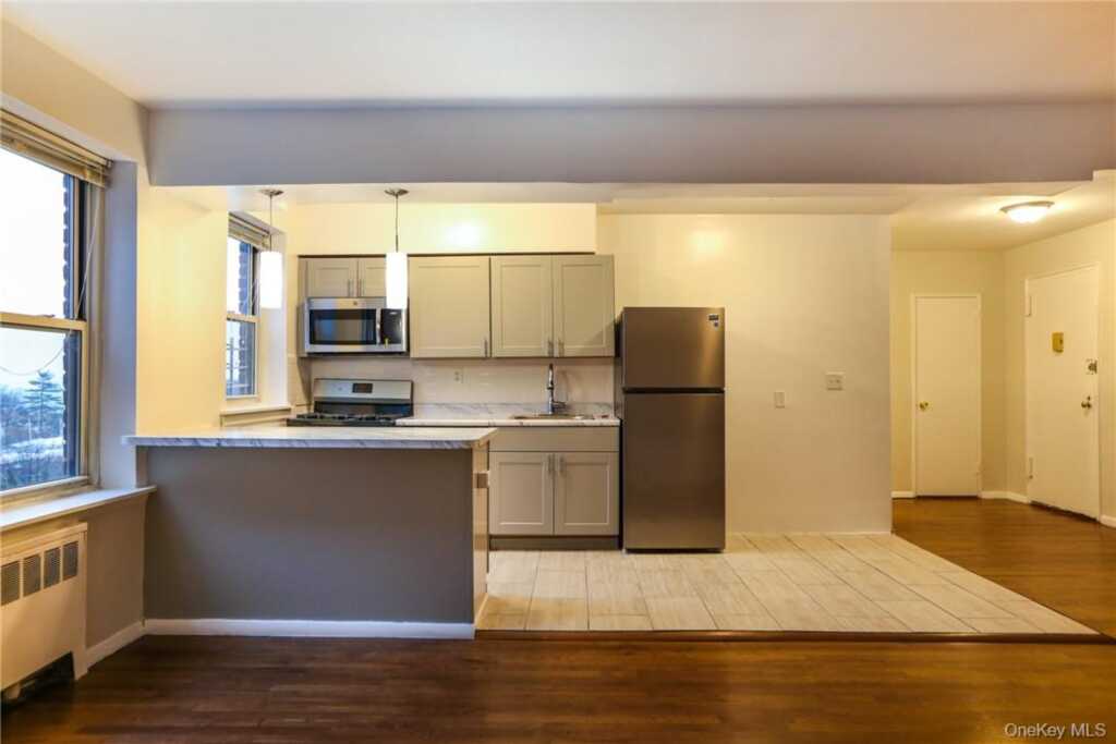730 Pelham Road, Unit #2D, New Rochelle, NY 10805 - Photo 7 of 21