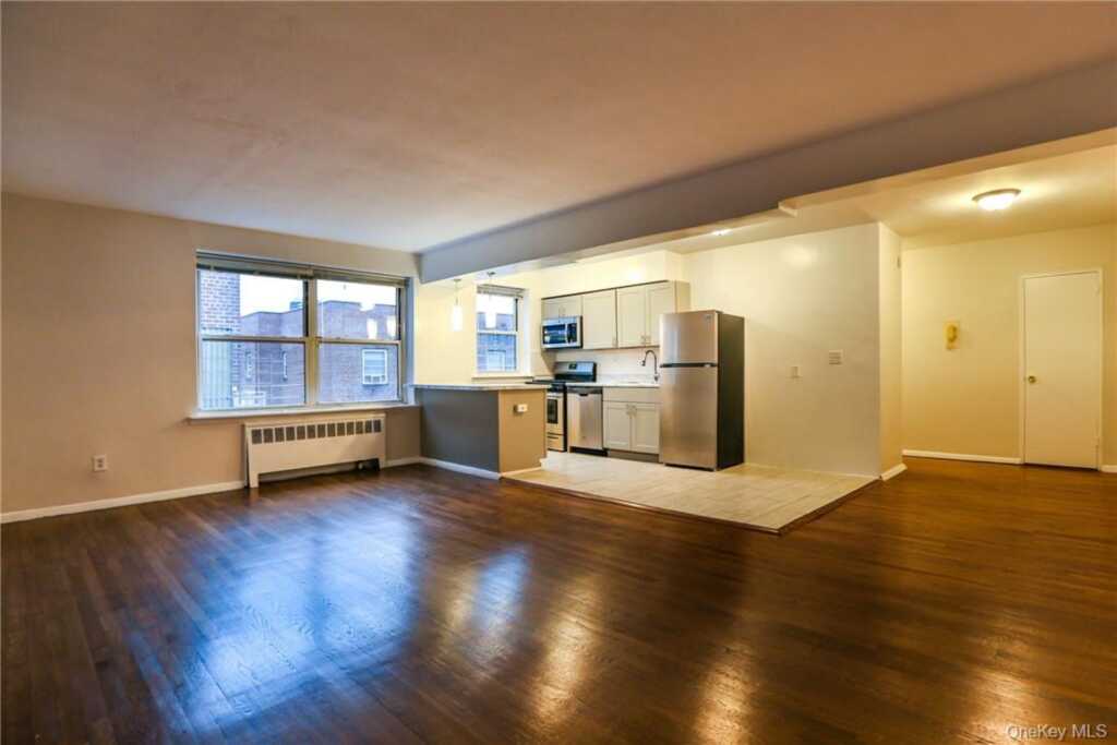 730 Pelham Road, Unit #2D, New Rochelle, NY 10805 - Photo 8 of 21