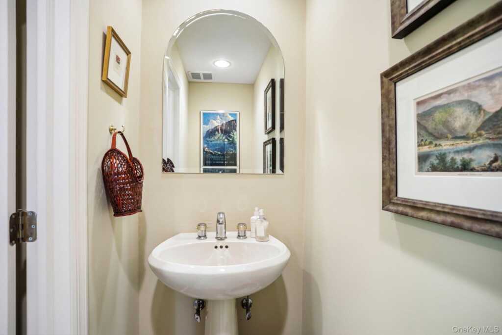 15 Doral Greens Drive, Rye, NY 10573 - Photo 16 of 39