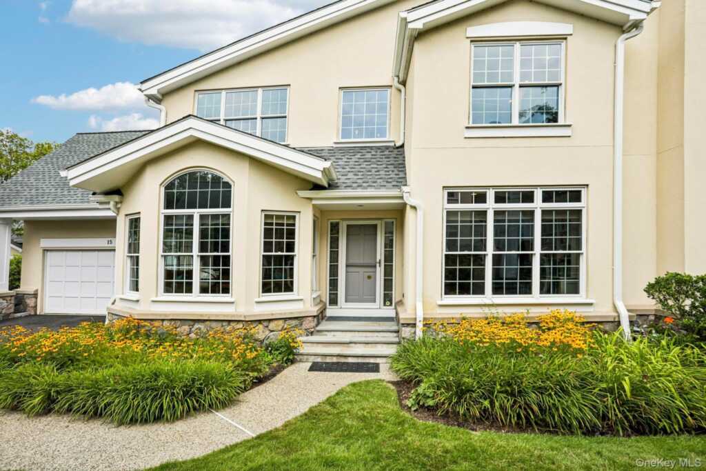 15 Doral Greens Drive, Rye, NY 10573 - Photo 2 of 39