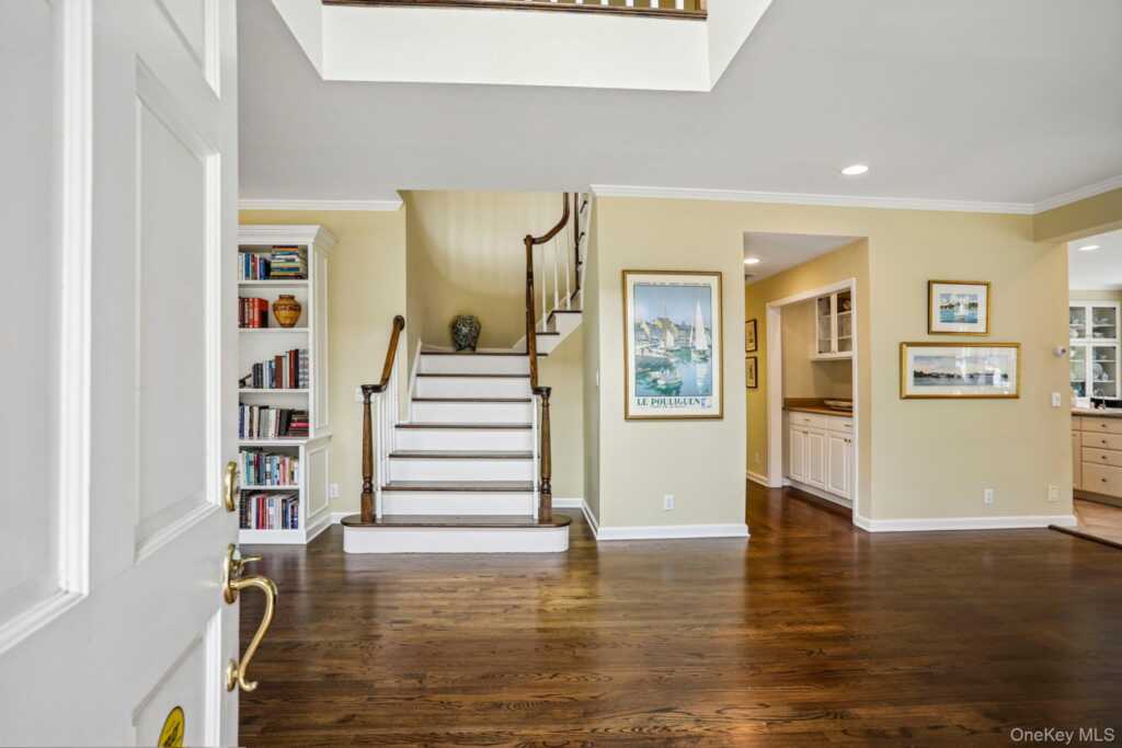 15 Doral Greens Drive, Rye, NY 10573 - Photo 3 of 39