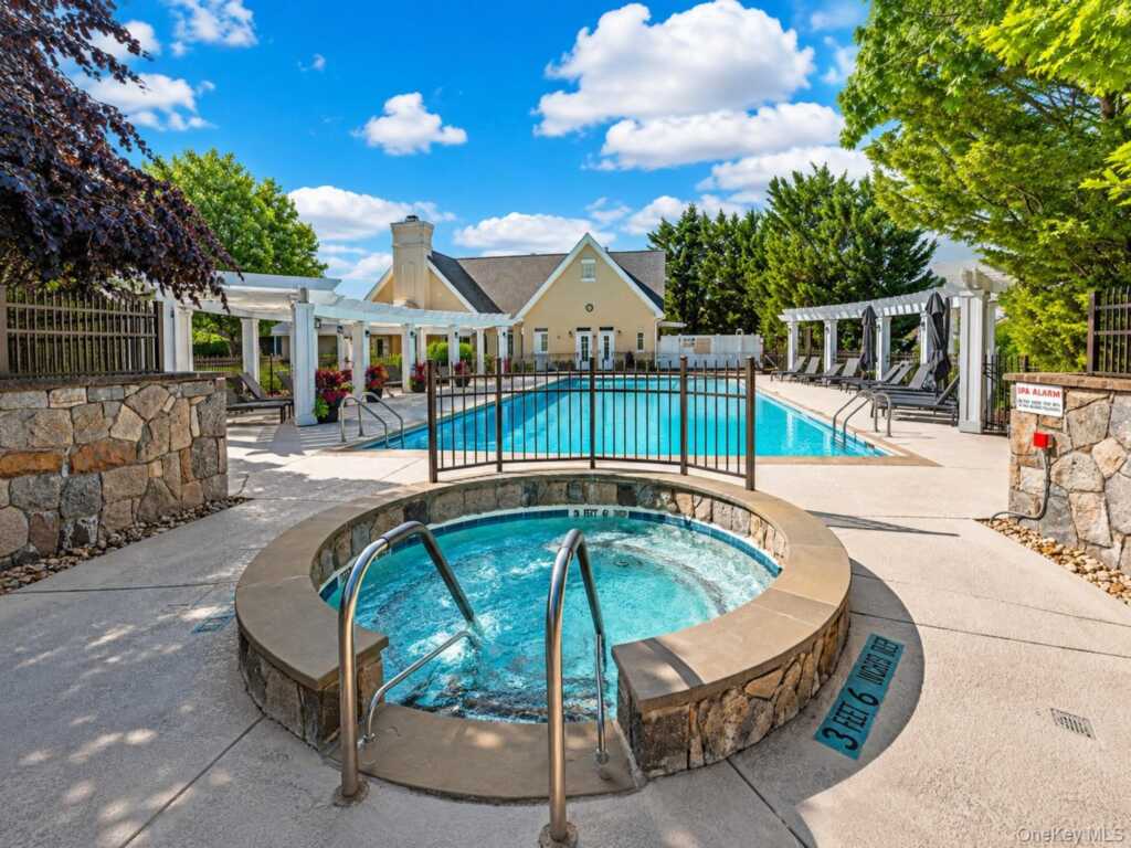 15 Doral Greens Drive, Rye, NY 10573 - Photo 36 of 39