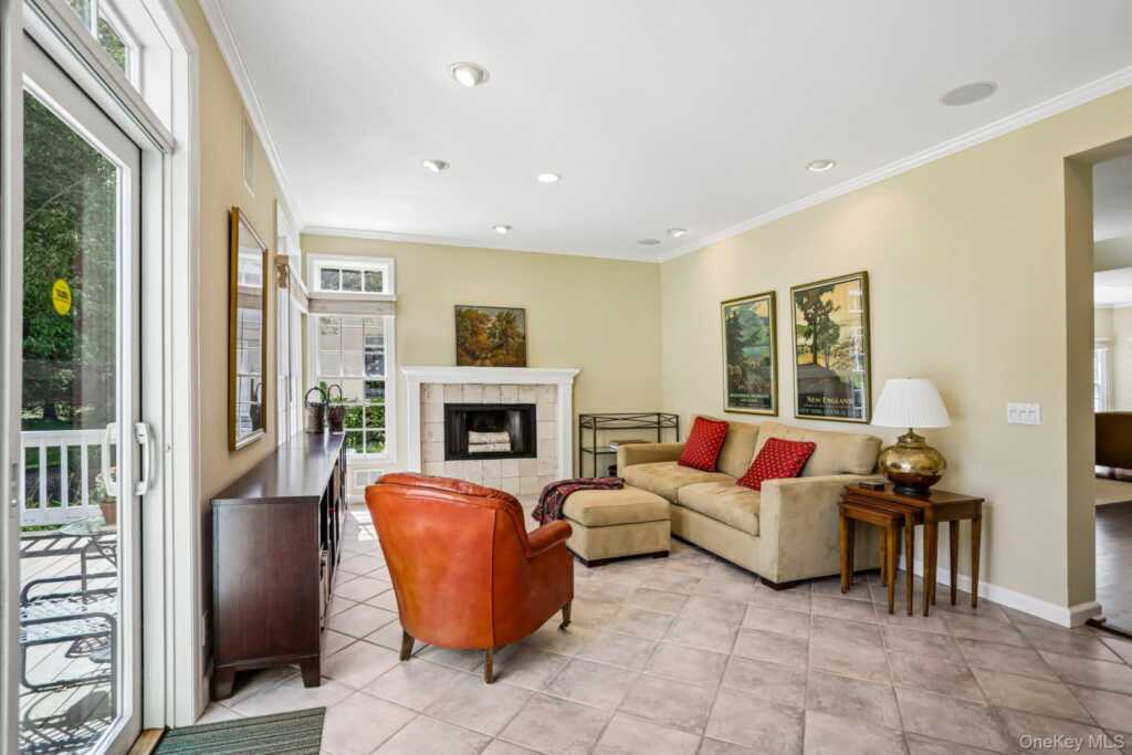 15 Doral Greens Drive, Rye, NY 10573 - Photo 9 of 39