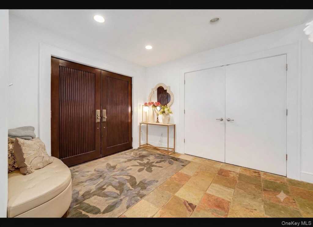 910 Route 9w, Nyack, NY 10960 - Photo 5 of 44