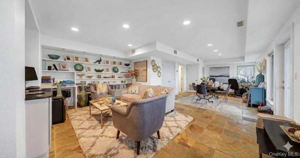 910 Route 9w, Nyack, NY 10960 - Photo 8 of 44