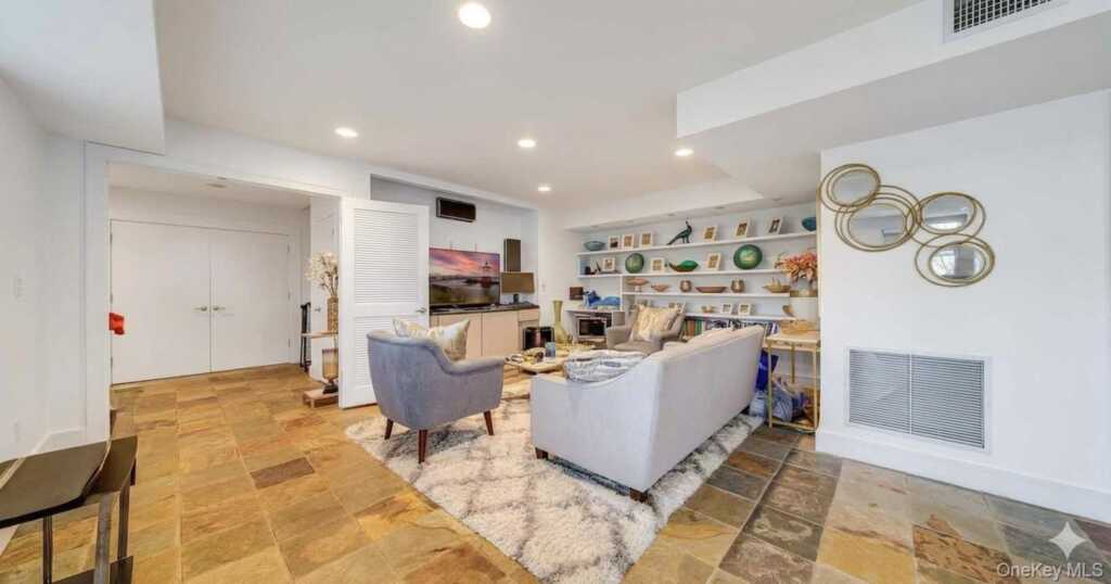 910 Route 9w, Nyack, NY 10960 - Photo 9 of 44