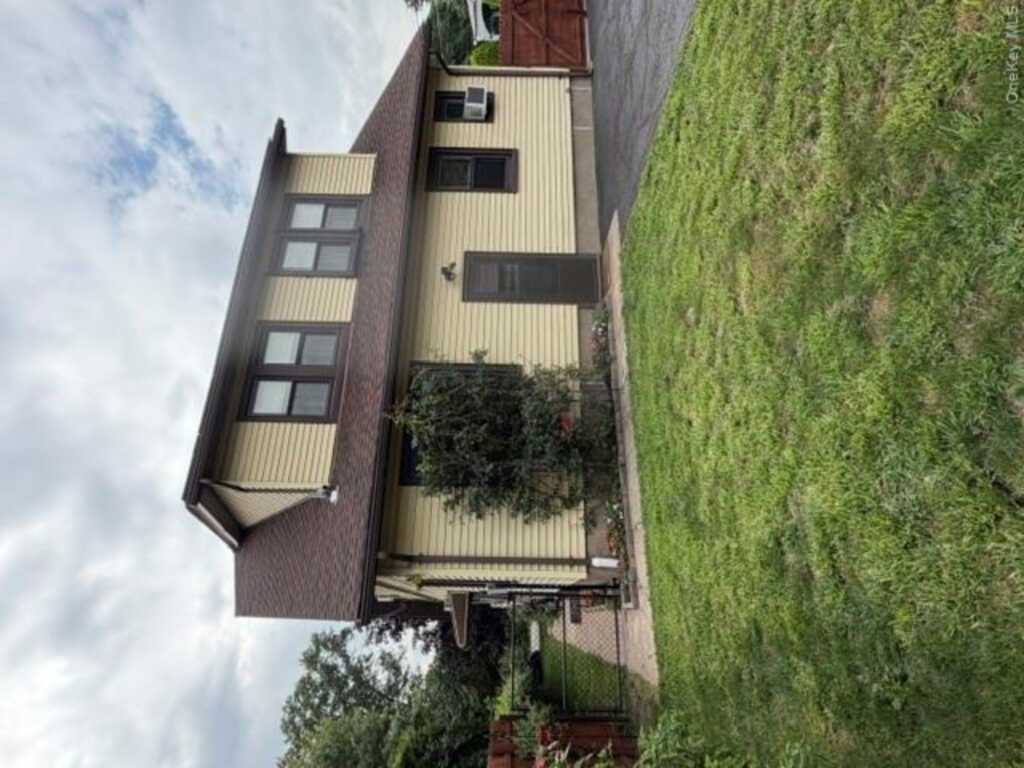 176 Orange Avenue, Suffern, NY 10901 - Photo 5 of 46
