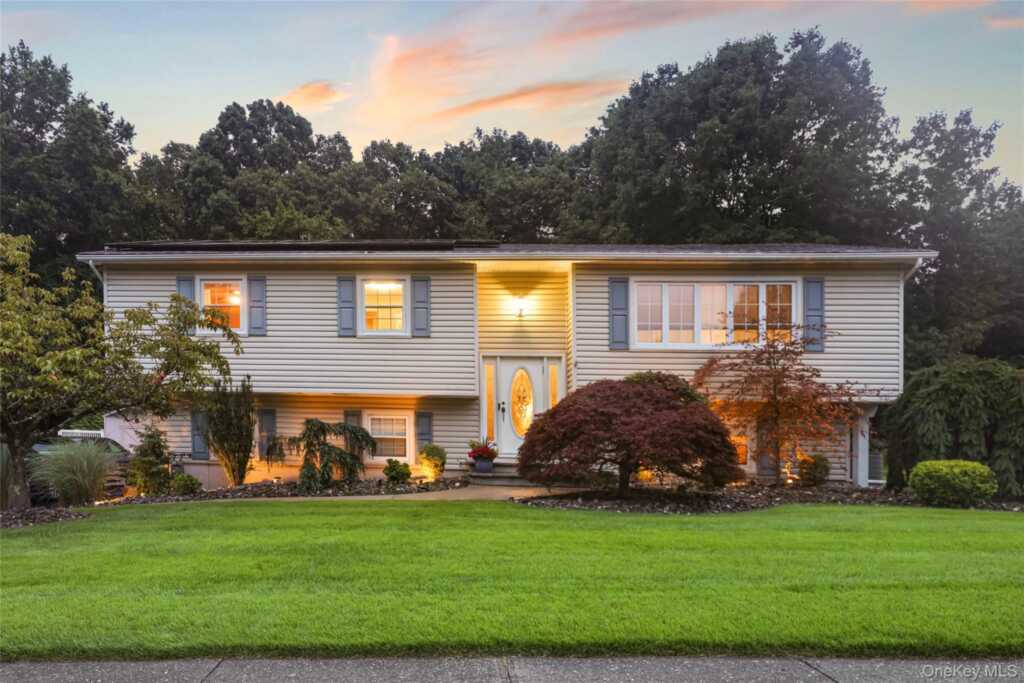 34 Strathmore Drive, New City, NY 10956
