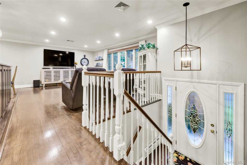 34 Strathmore Drive, New City, NY 10956 - Photo 6 of 47