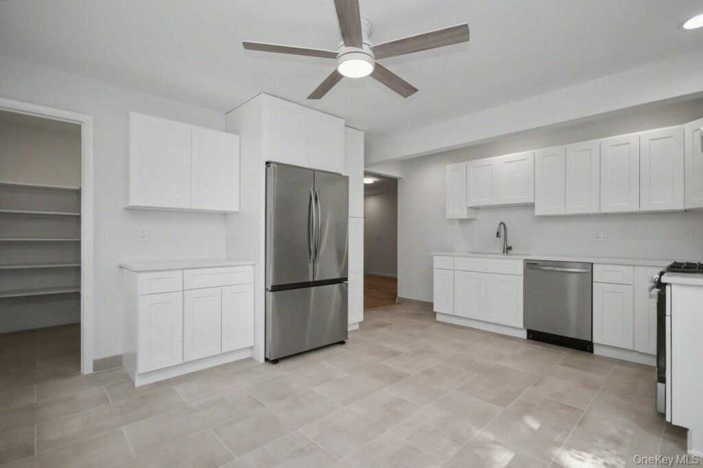 44 Schriever Lane, Unit #42, New City, NY 10956 - Photo 6 of 19