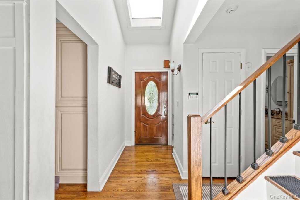 457 Pinebrook Boulevard, New Rochelle, NY 10804 - Photo 12 of 42