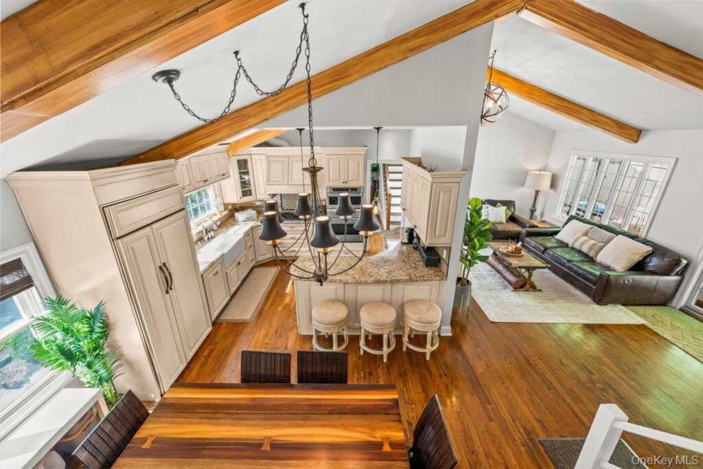 457 Pinebrook Boulevard, New Rochelle, NY 10804 - Photo 15 of 42