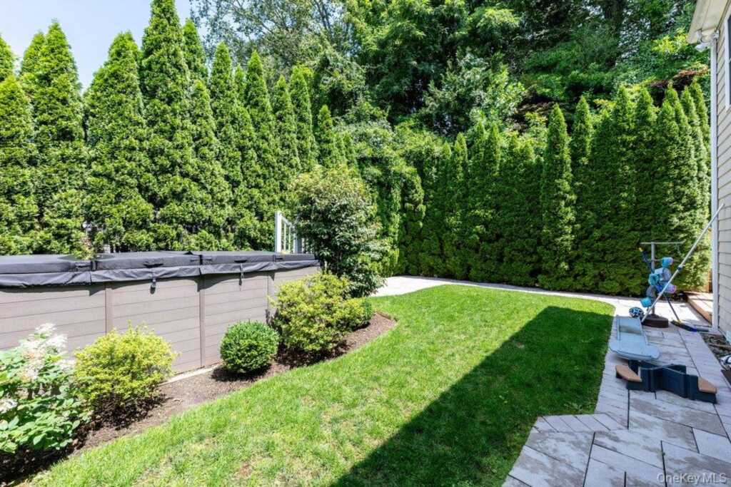 457 Pinebrook Boulevard, New Rochelle, NY 10804 - Photo 24 of 42