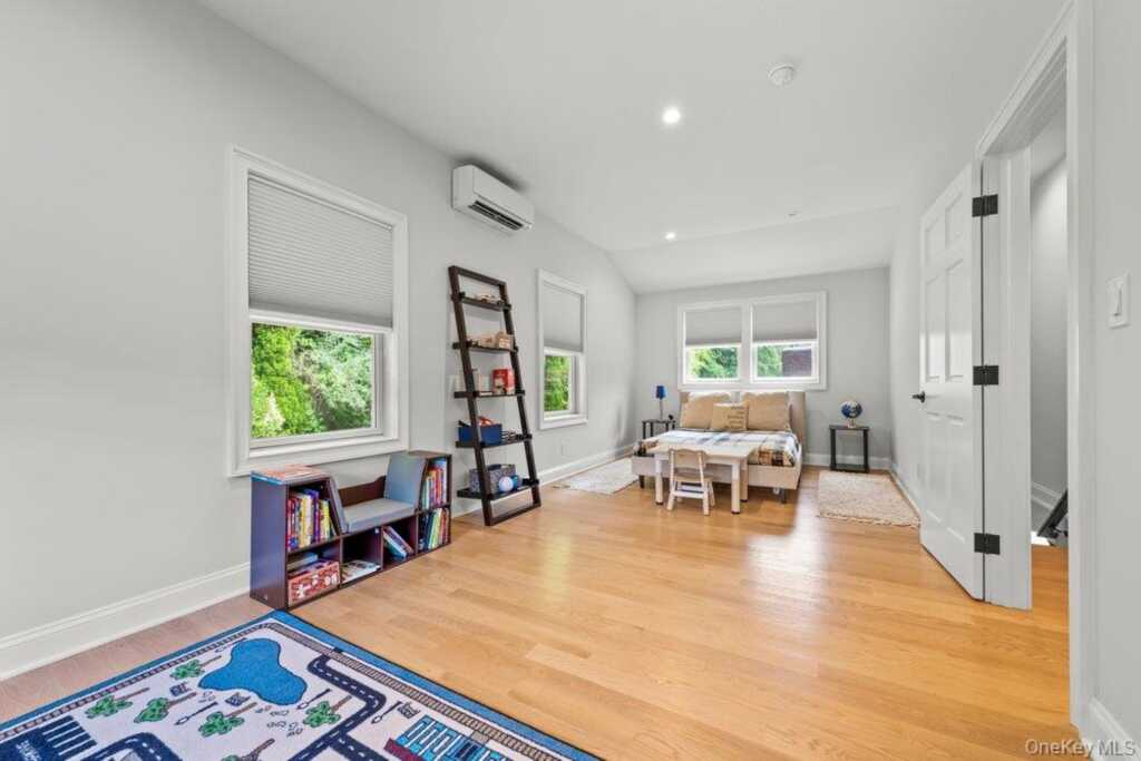 457 Pinebrook Boulevard, New Rochelle, NY 10804 - Photo 35 of 42
