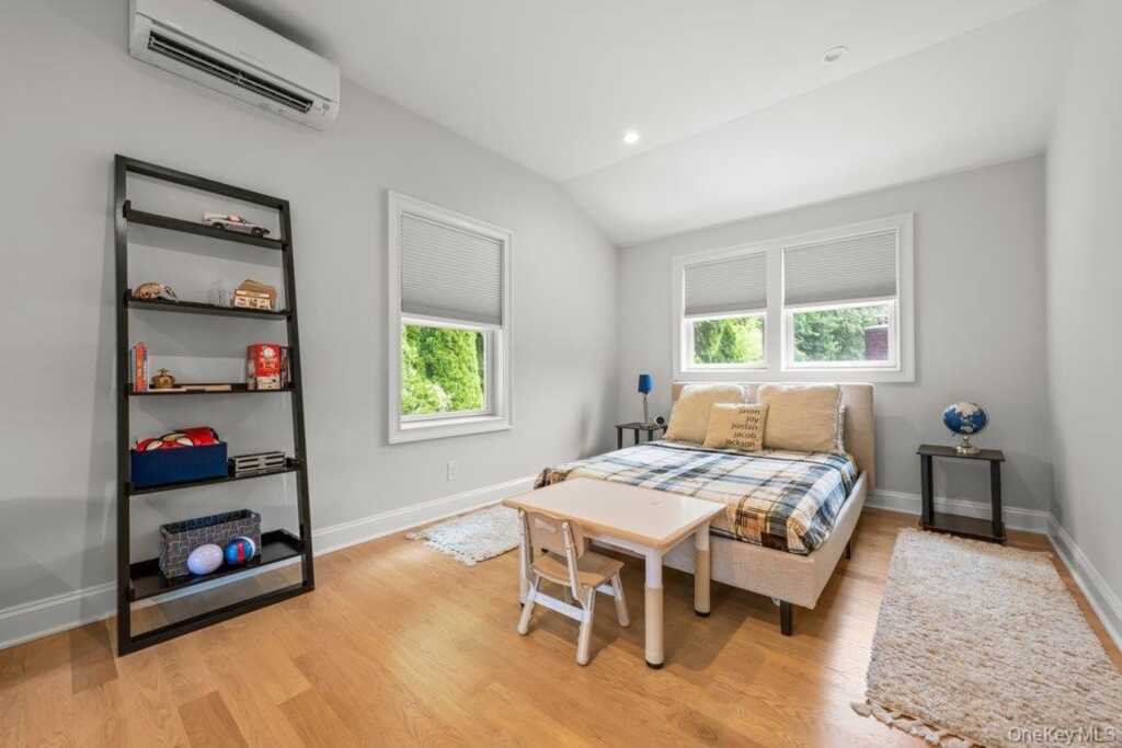 457 Pinebrook Boulevard, New Rochelle, NY 10804 - Photo 37 of 42