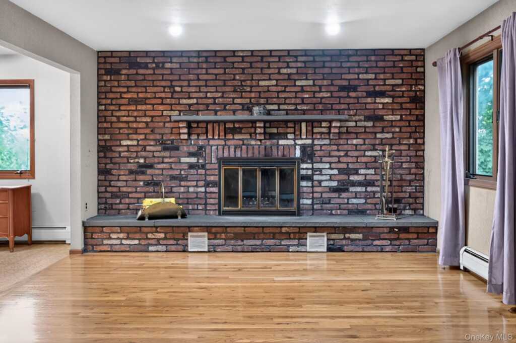 211 Waters Edge, Valley Cottage, NY 10989 - Photo 10 of 29