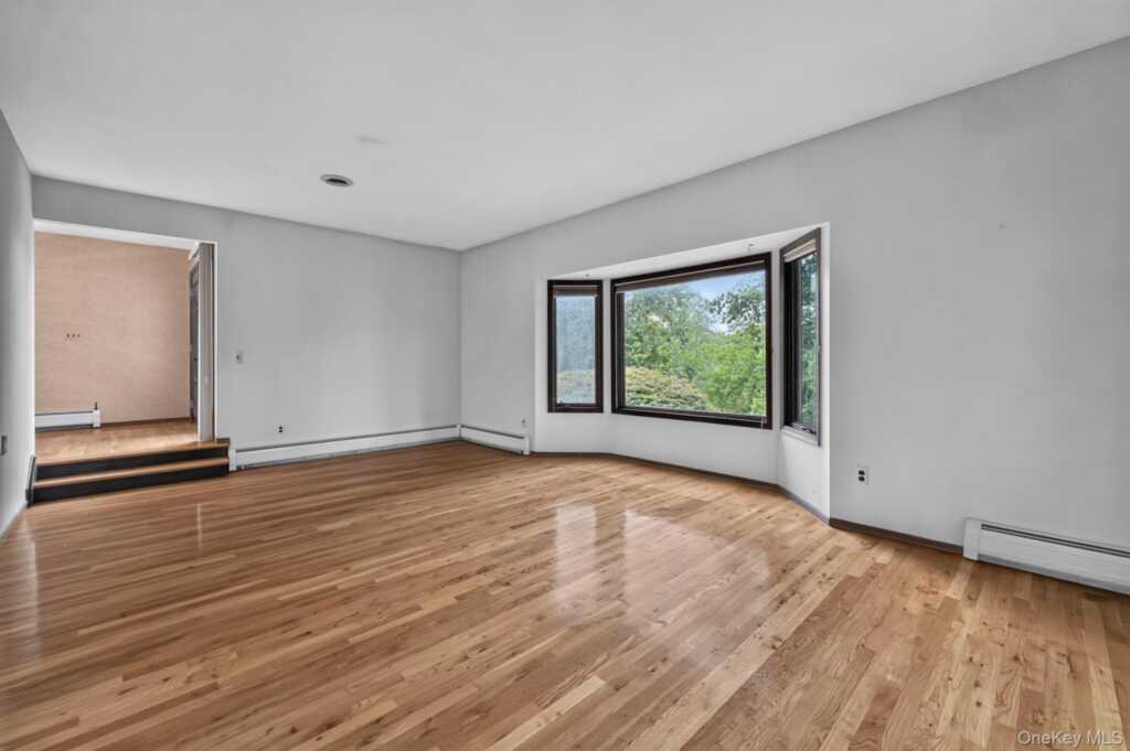 211 Waters Edge, Valley Cottage, NY 10989 - Photo 2 of 29