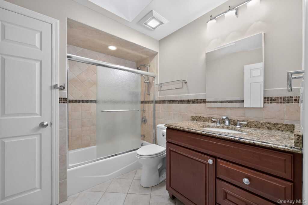 211 Waters Edge, Valley Cottage, NY 10989 - Photo 20 of 29