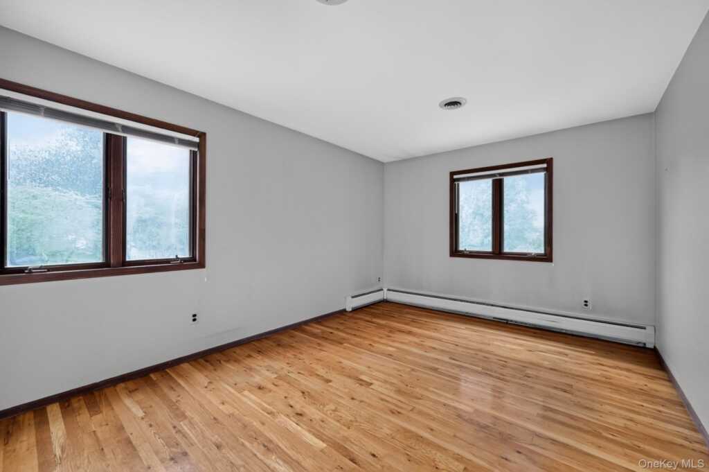 211 Waters Edge, Valley Cottage, NY 10989 - Photo 22 of 29