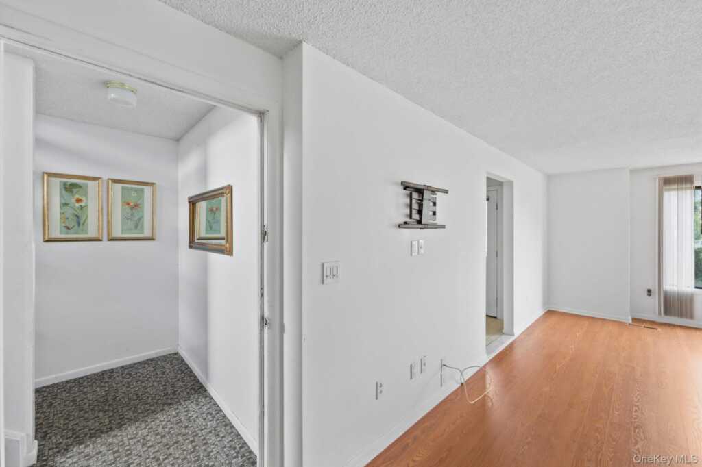 5 Kings Court, Nanuet, NY 10954 - Photo 3 of 30