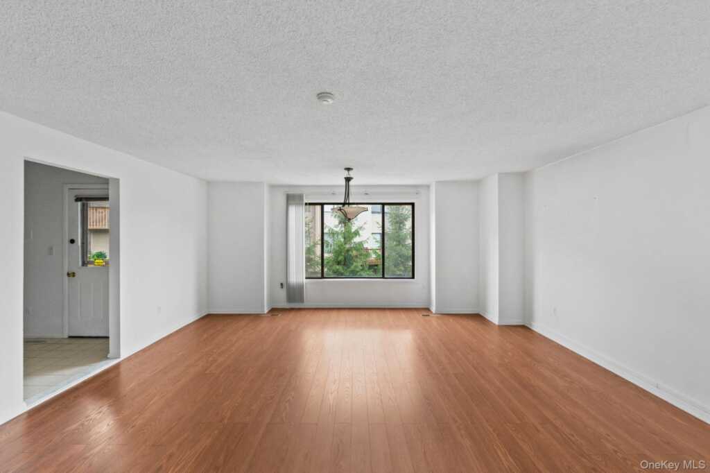 5 Kings Court, Nanuet, NY 10954 - Photo 5 of 30