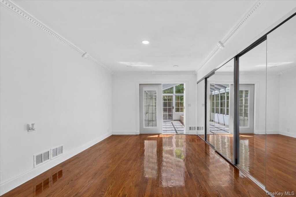 1155 Webster Avenue, New Rochelle, NY 10804 - Photo 12 of 37