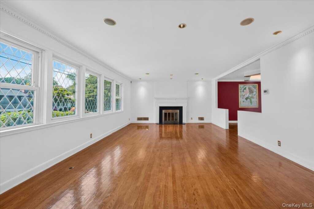 1155 Webster Avenue, New Rochelle, NY 10804 - Photo 4 of 37
