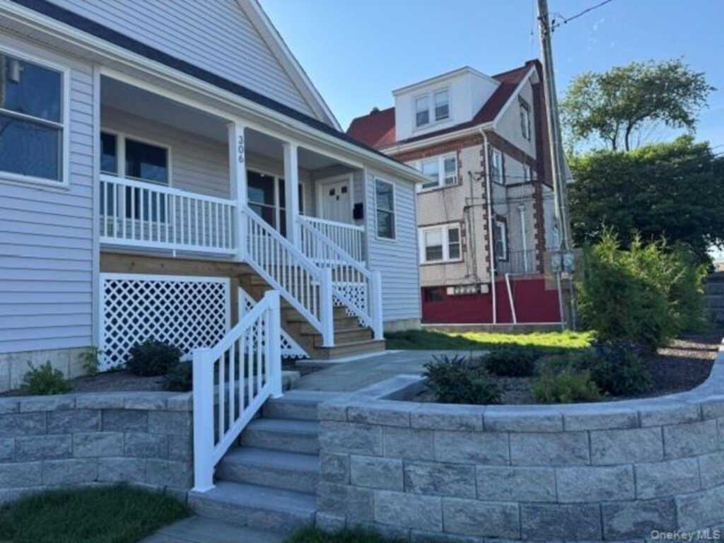 306 S Regent, Unit #B, Rye, NY 10573 - Photo 3 of 16